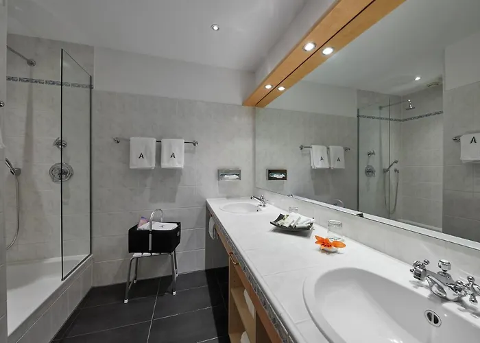 Hotell Waldhaus Ohlenbach 4*